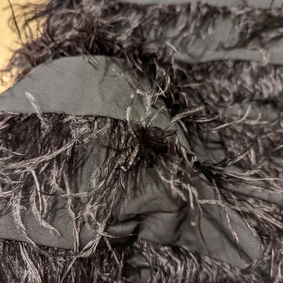 Elegant Black Feathered Women's Top - Picture 2 of 8
